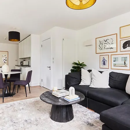 The Ravenscourt Park Escape - Bright 2bdr Flat Apartment *
