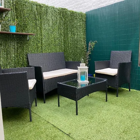 Paddington Garden Retreat: Business-friendly Flat *