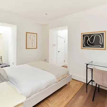 Apartment The Ravenscourt Park Escape - Bright 2bdr Flat *