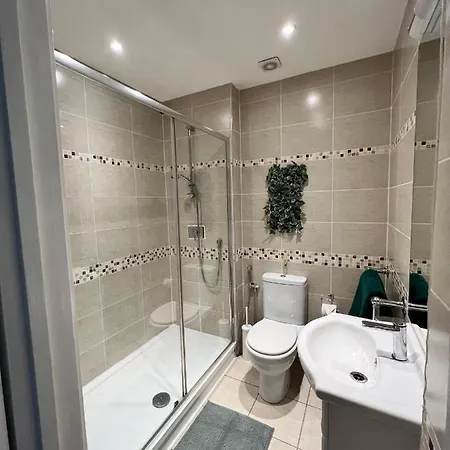Bright & Spacious 1 Bed Steps From Hyde Park Apartment London