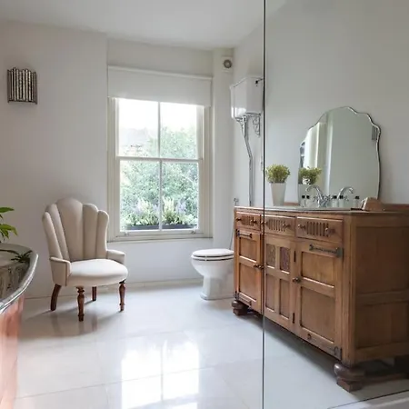 Stunning Soho House Style 3 Bed With Terrace, Near Notting Hill And Westfield London