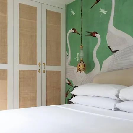 Stunning Soho House Style 3 Bed With Terrace, Near Notting Hill And Westfield