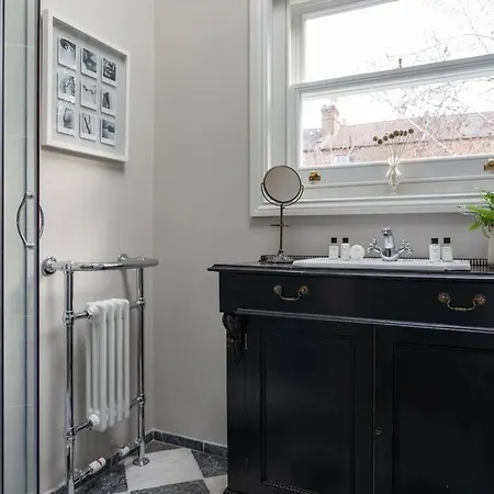 Stunning Soho House Style 3 Bed With Terrace, Near Notting Hill And Westfield