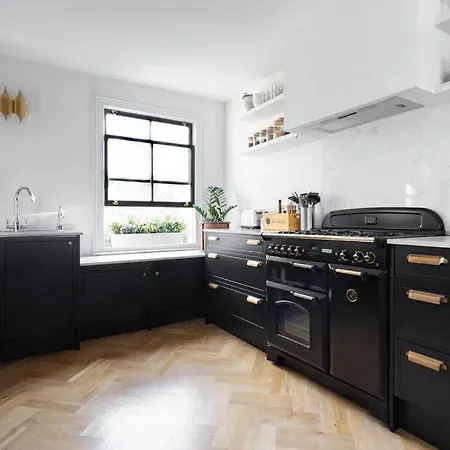 Stunning Soho House Style 3 Bed With Terrace, Near Notting Hill And Westfield *