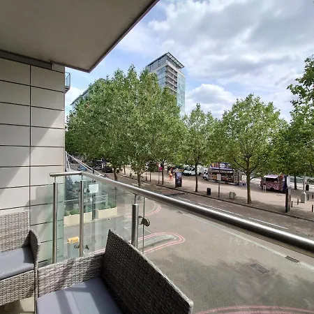 Fully Serviced Two Bed By Excel & O2 * London