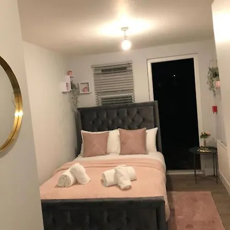 Suites - Cr4 London Guest house