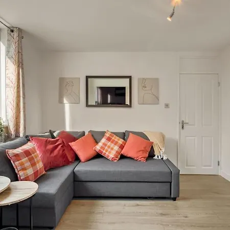 Hidden Gem In Battersea W/ Free Parking *