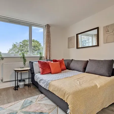 Hidden Gem In Battersea W/ Free Parking Apartment *
