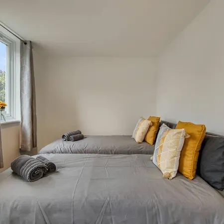 Hidden Gem In Battersea W/ Free Parking * London