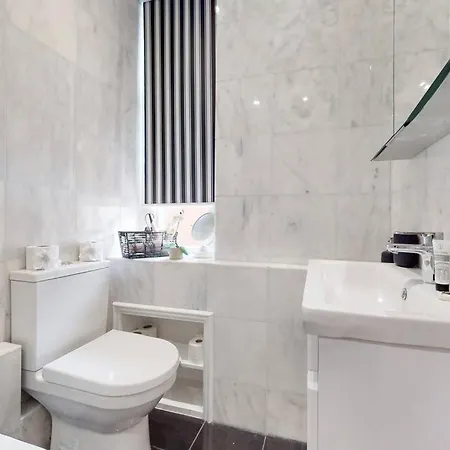 Classic Mayfair 1 Bedroom London