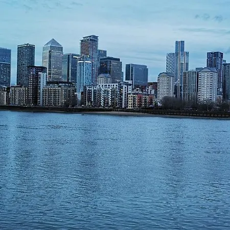 Homestay Stunning Massive Bedroom +direct Thames River View *