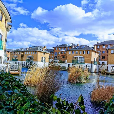 Homestay Stunning Massive Bedroom +direct Thames River View *