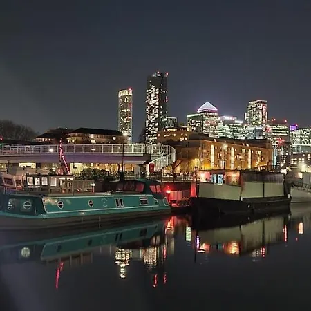 Stunning Massive Bedroom +direct Thames River View *