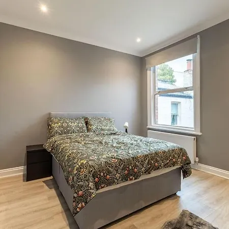 Cozy 3-bedroom Flat In Willesden Apartment