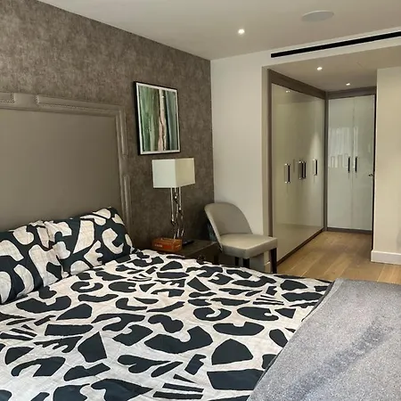 Luxury 3 Bedroom London Nw9 Apartment