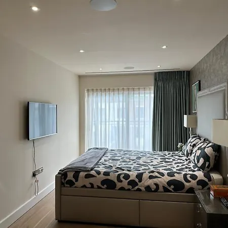Luxury 3 Bedroom London Nw9 Edgware