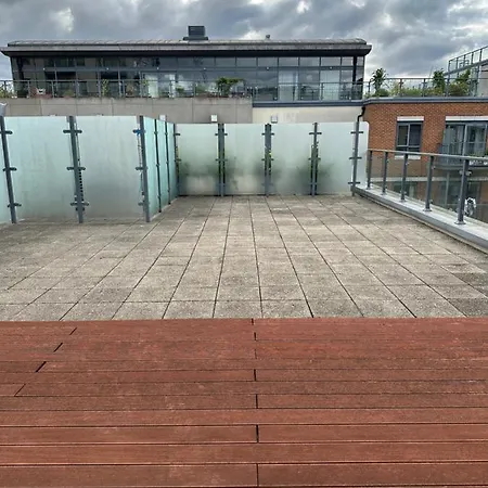 Luxury 3 Bedroom London Nw9 *