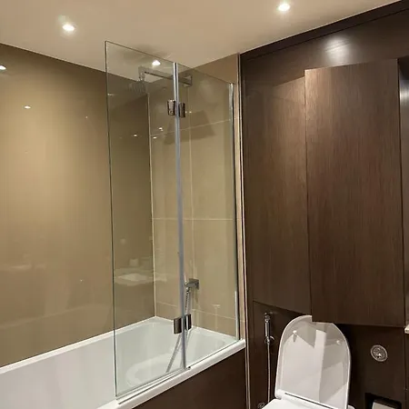 Apartment Luxury 3 Bedroom London Nw9 *