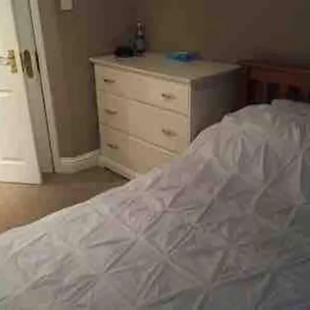 Apartment Sw19 2 Bed 2 Bath Private Flat *
