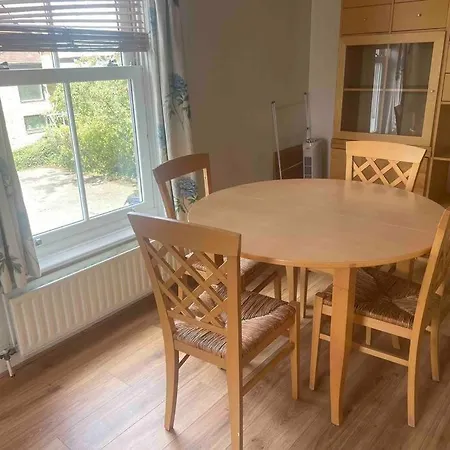 Sw19 2 Bed 2 Bath Private Flat Apartment *