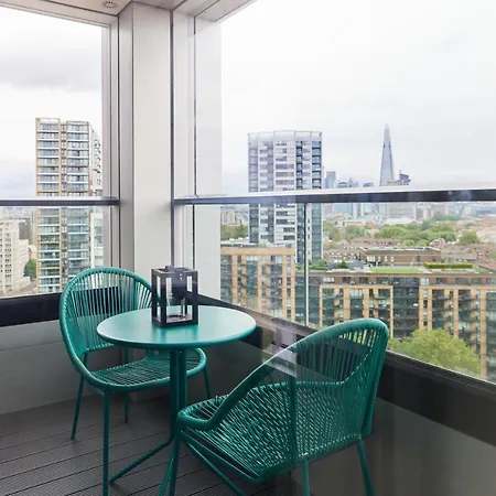 The Elephant And Castle Hideout - Cozy 1bdr Flat With Balcony London
