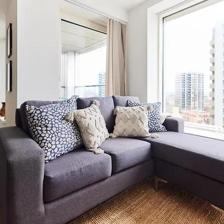 The Elephant And Castle Hideout - Cozy 1bdr Flat With Balcony