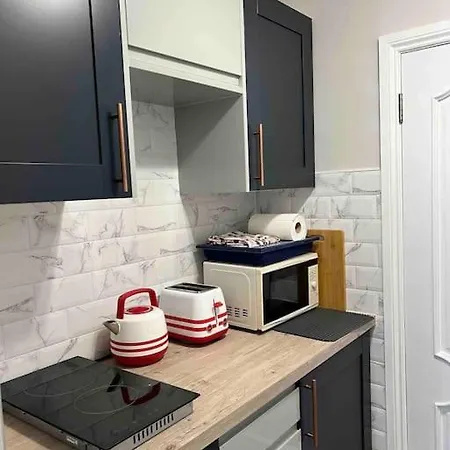 Cozy+elegant Studio@ West London