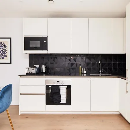 The Elephant And Castle Hideout - Cozy 1bdr Flat With Balcony Apartment