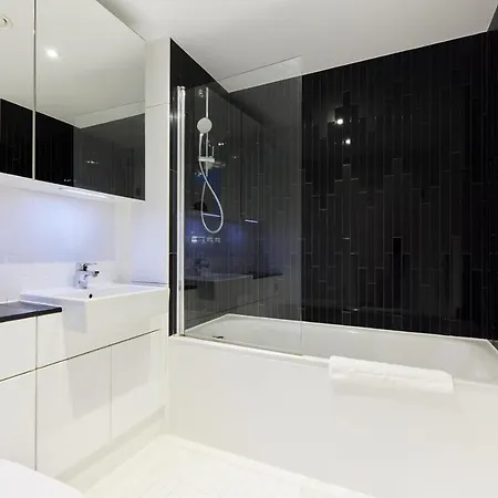 The Elephant And Castle Hideout - Cozy 1bdr Flat With Balcony *