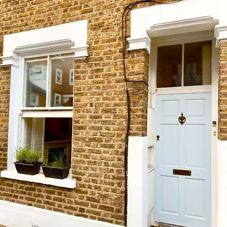 Pretty Little Mews House