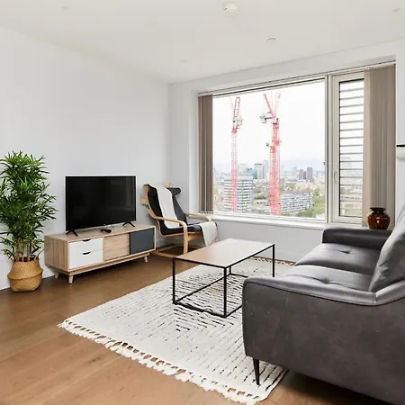 The Elephant And Castle Escape - Cozy 2bdr Flat With Balcony Apartment London