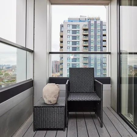 The Elephant And Castle Escape - Cozy 2bdr Flat With Balcony