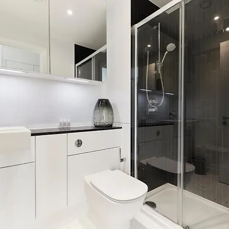 The Elephant And Castle Escape - Cozy 2bdr Flat With Balcony London