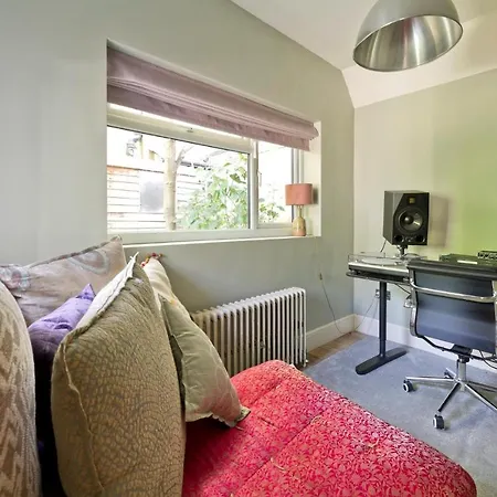 3 Bed House In Fulham Holiday home London