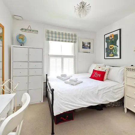Holiday home Family In Battersea By Underthedoormat *