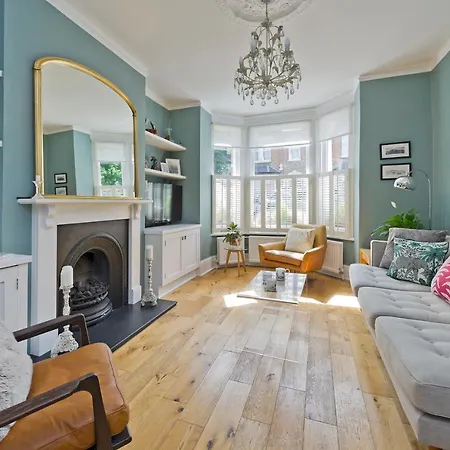 Family In Battersea By Underthedoormat *