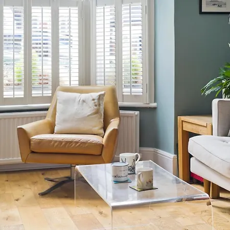 Family In Battersea By Underthedoormat