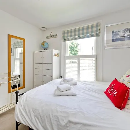 Family In Battersea By Underthedoormat London