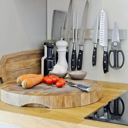 Family In Battersea By Underthedoormat Holiday home *
