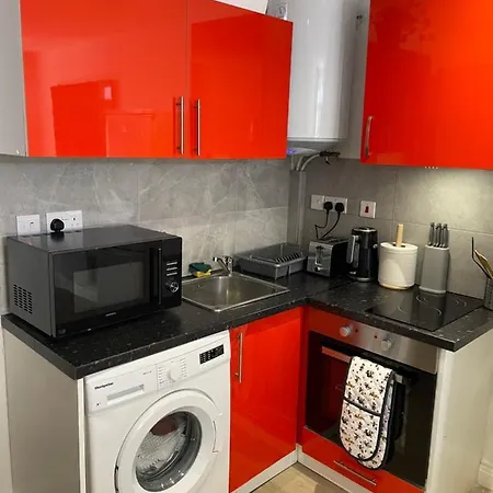 Mac-stephneil Homes Apartment London