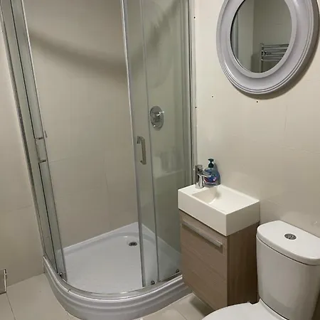 Apartment Mac-stephneil Homes London