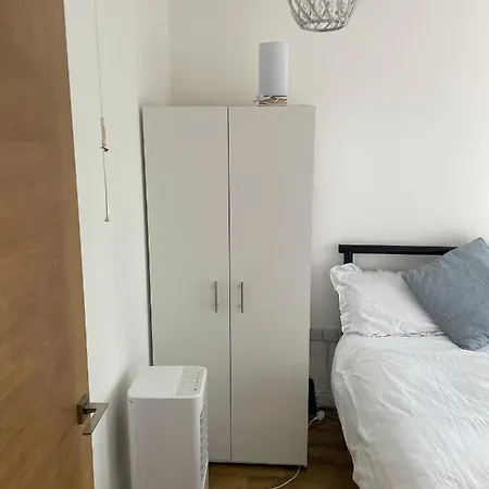Mac-stephneil Homes Apartment London