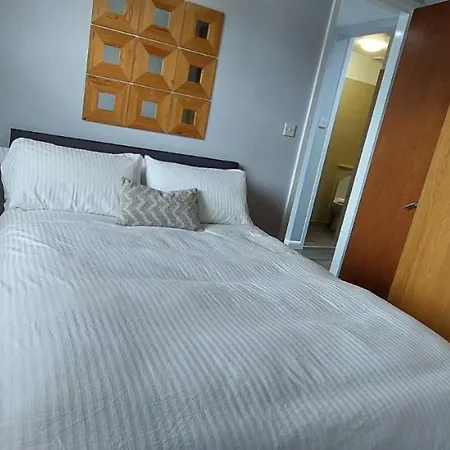 One Bedroom Flat In Finchley Road Apartment London