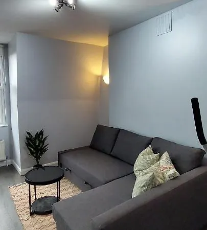 One Bedroom Flat In Finchley Road Apartment *