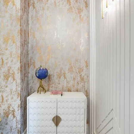 1lsr - High-end Luxury 2 Bed Designer Apartment *
