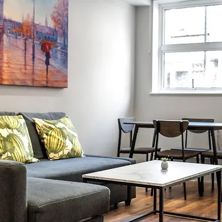 1 - North West Brand New Loft Apartment *
