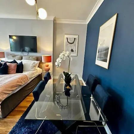 Stylish Near Regent's Park N7 *