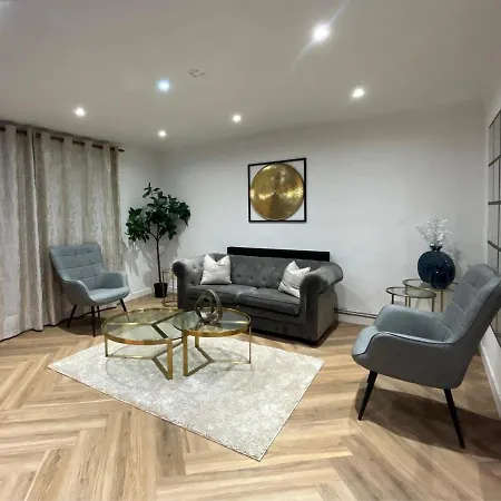 Bella-ruiz For Your Perfect Staycation Appartement