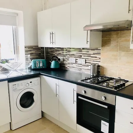 Location- 2 Bedroom * London