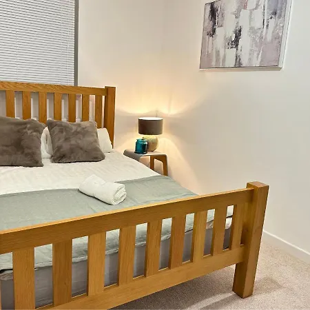 Bella-ruiz For Your Perfect Staycation Londres